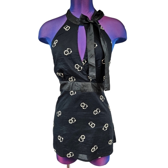 Odille by Anthro Black & White Silk Keyhole Peplum Halter Top Size 12 Women B10 - Picture 1 of 11